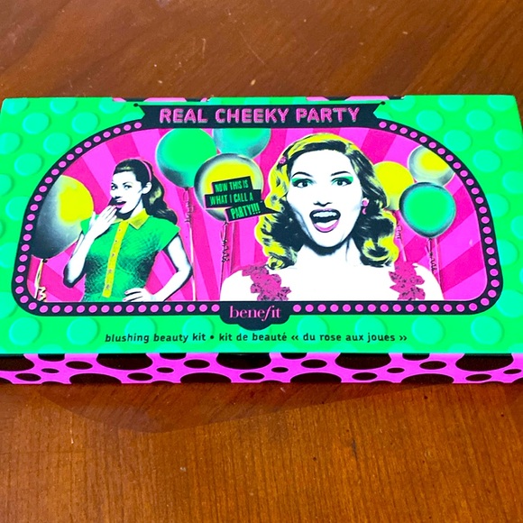 Benefit Real Cheeky Party Tin Blush, Bronzer & Highlighter Set Maketup - Picture 1 of 7